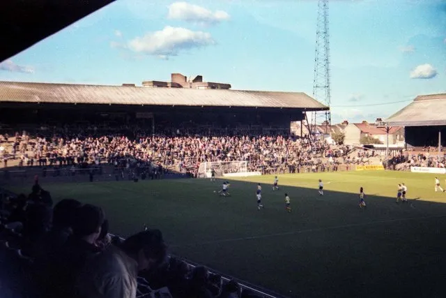Góc chụp khán đài Hammersmith End vào năm 1980