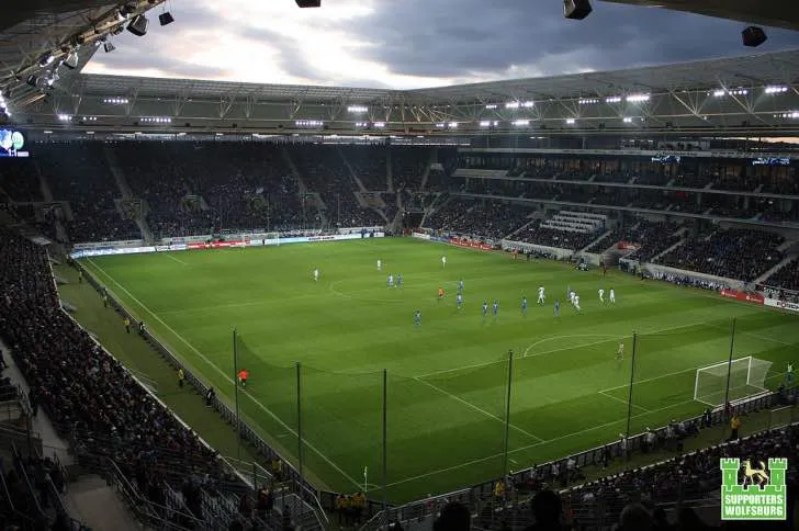 Góc nhìn toàn cảnh khán đài từ khán đài góc sân Rhein-Neckar-Arena.