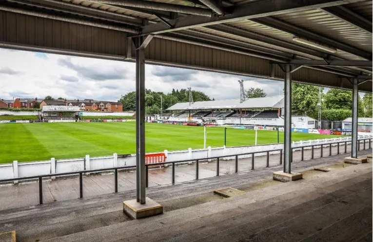 Góc nhìn toàn cảnh từ khán đài sân Victory Park Chorley FC