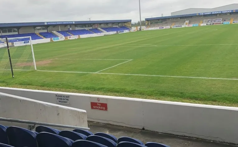 Góc nhìn từ khán đài Gary Talbot Stand tại Deva Stadium, sân nhà Chester FC