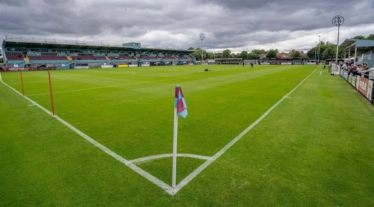 Góc sân Mariners Park, nơi diễn ra những pha bóng kịch tính của South Shields FC