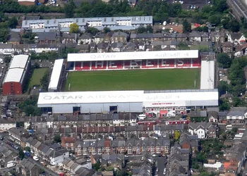 Griffin Park từ trên cao, sân vận động lịch sử của Brentford