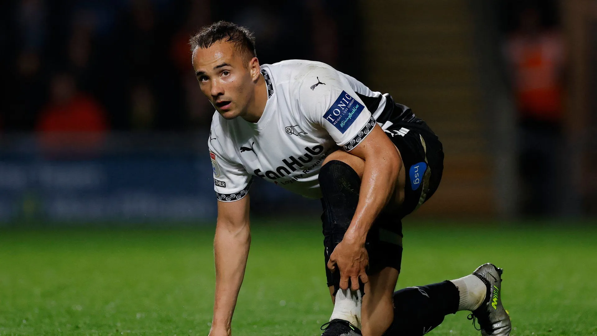 Hậu vệ Kane Wilson thi đấu cho Derby County