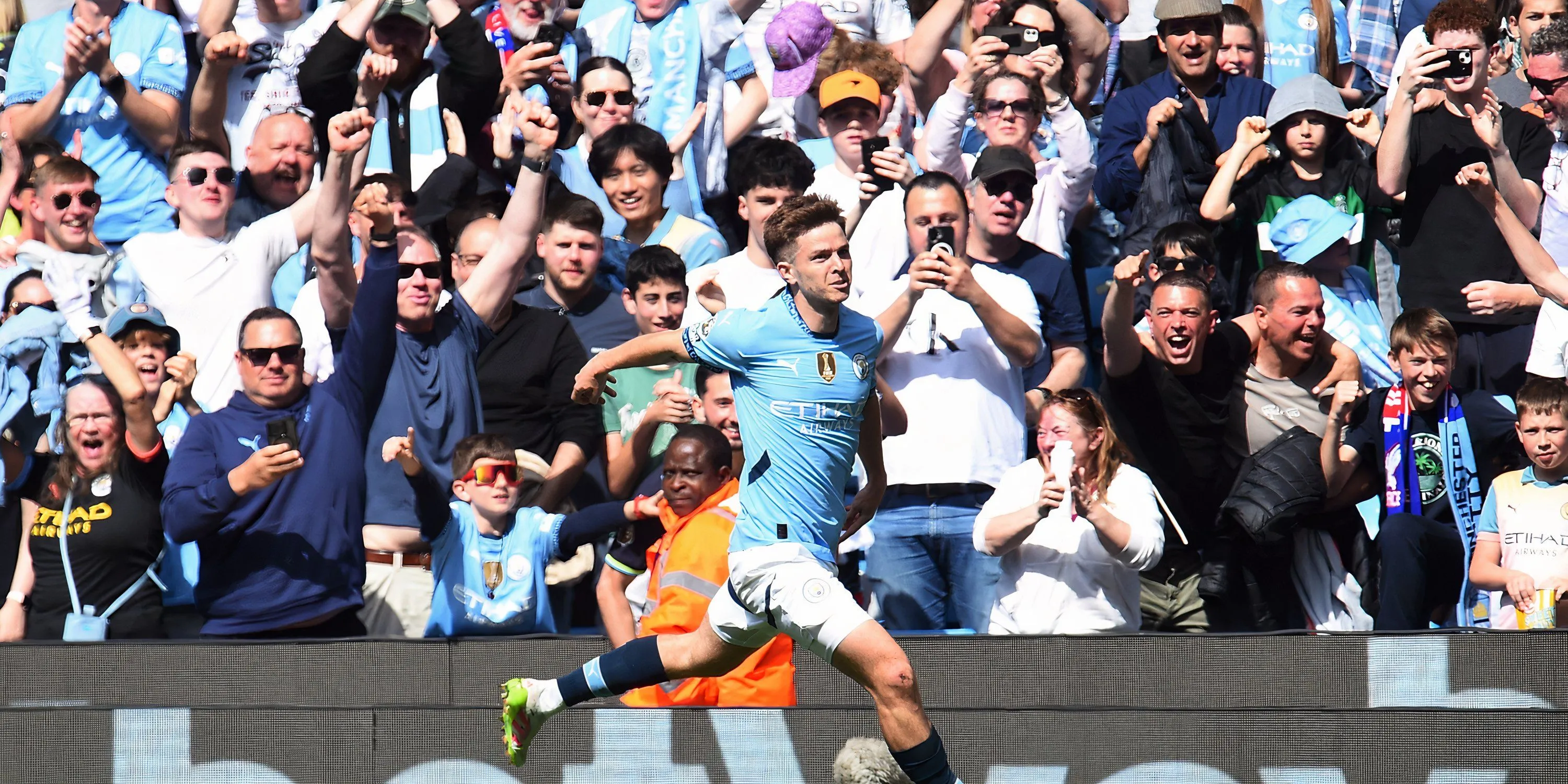 James McAtee - Ngôi sao trẻ tiềm năng của Manchester City, mục tiêu chuyển nhượng của Everton