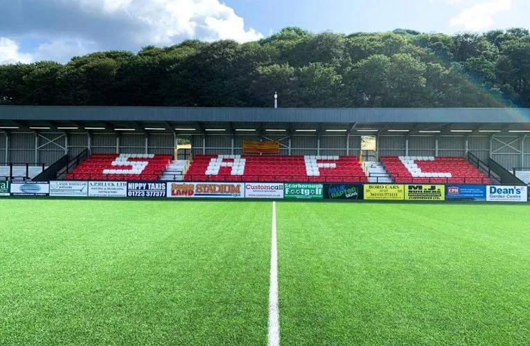 Khán đài Adverset của sân Flamingo Land Stadium, một trong những khu vực chính dành cho cổ động viên.