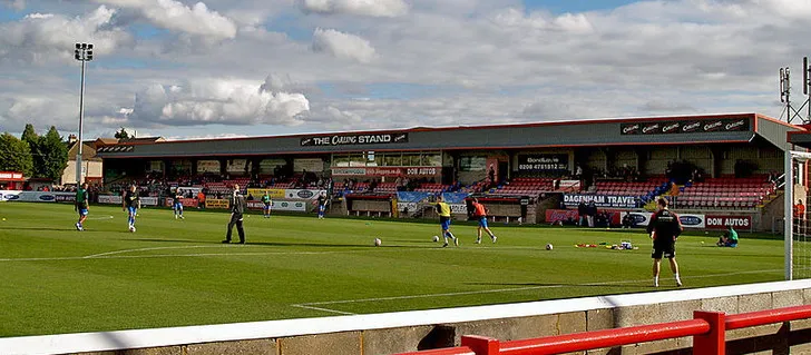 Khán đài Carling Stand tại Victoria Road