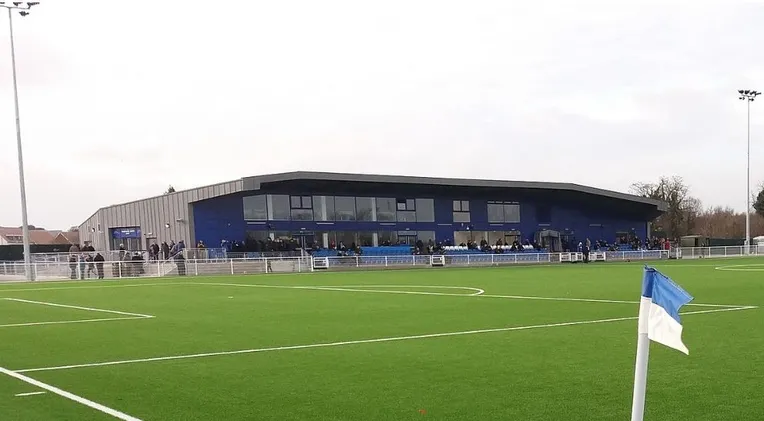 Khán đài chính của Parkside Stadium Aveley