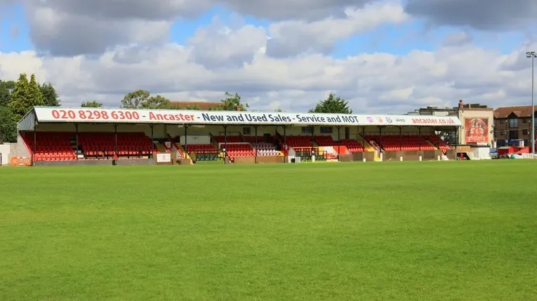 Khán đài chính của Welling United tại sân Park View Road