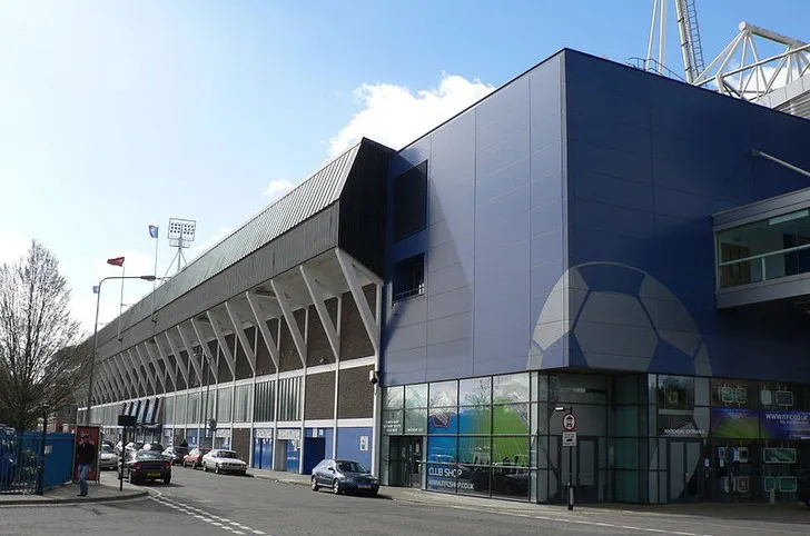 Khán đài Cobbold Stand tại Portman Road, nơi cổ động viên ngồi