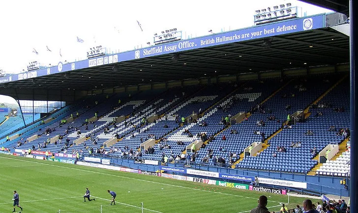 Khán đài North Stand tại sân Hillsborough nhìn từ xa