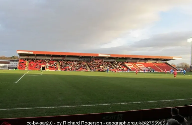 Khán đài phía Đông sân Aggborough