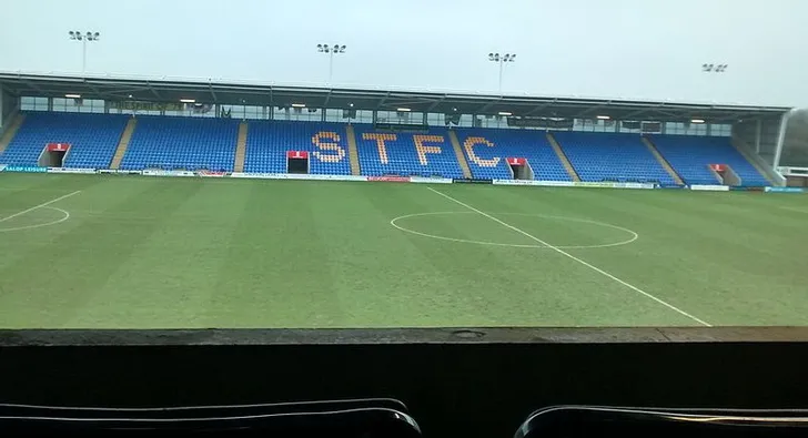 Khán đài Rybrook Shrewsbury West Stand, khán đài lớn nhất tại sân Croud Meadow.