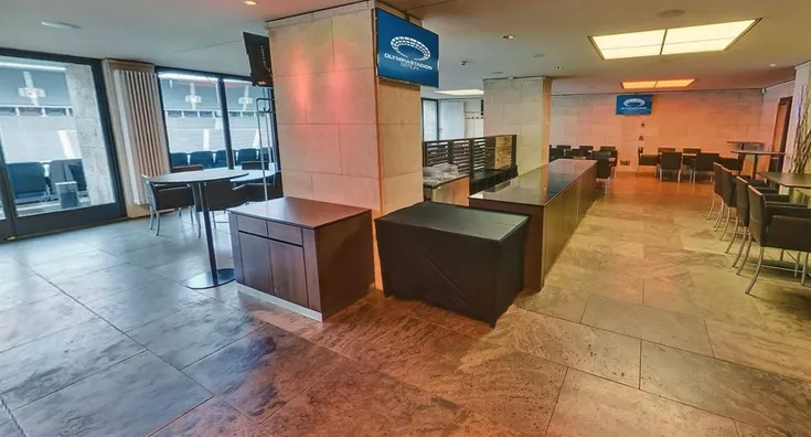 Khu vực hospitality sang trọng tại Olympiastadion Berlin, mang đến trải nghiệm đẳng cấp