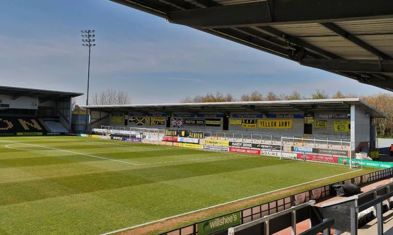 Khu vực khán đài đứng trên sân Pirelli Stadium
