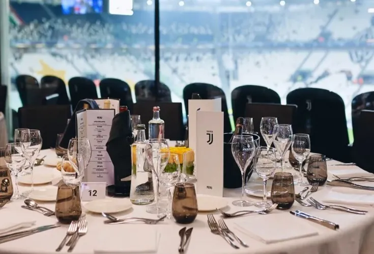 Khu vực Legends Club VIP sang trọng tại Juventus Stadium, mang đến trải nghiệm đẳng cấp cho khách hàng