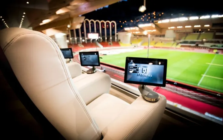 Khu vực tiếp đón VIP và dịch vụ khách sạn cao cấp tại Stade Louis II của AS Monaco