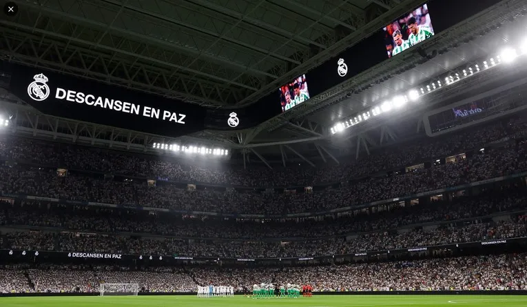 Khung cảnh sân Bernabéu rực lửa trong một ngày diễn ra trận đấu lớn