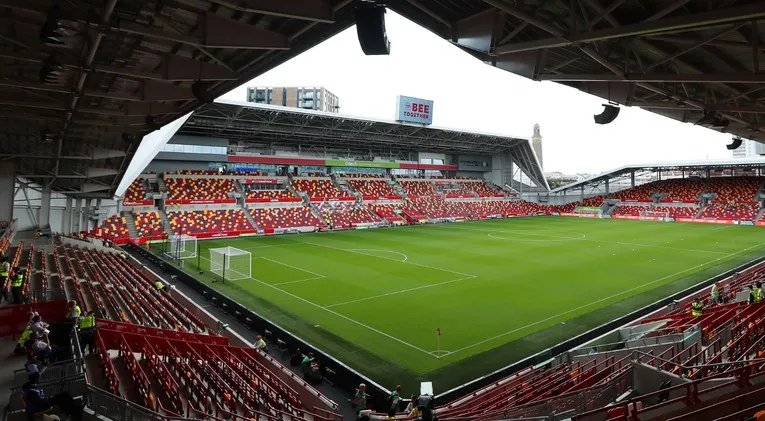 Khung cảnh sân cỏ tuyệt đẹp tại Gtech Community Stadium