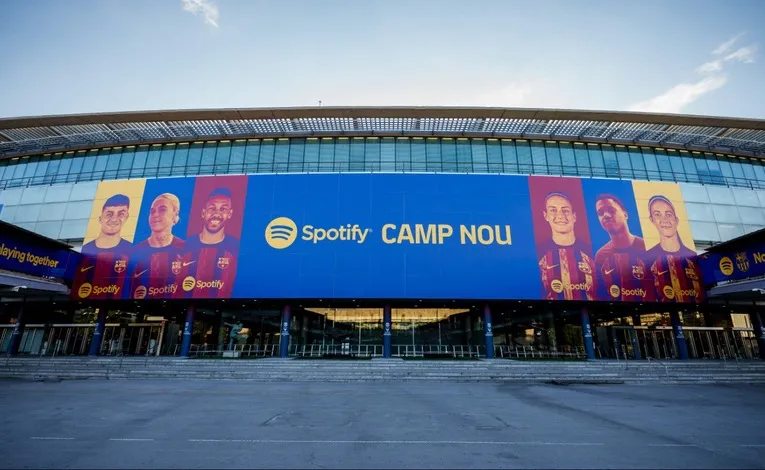 Kiến trúc bên ngoài sân vận động Camp Nou, ấn tượng và hiện đại