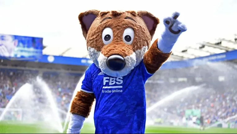 Linh vật Filbert the Fox của Leicester City FC.