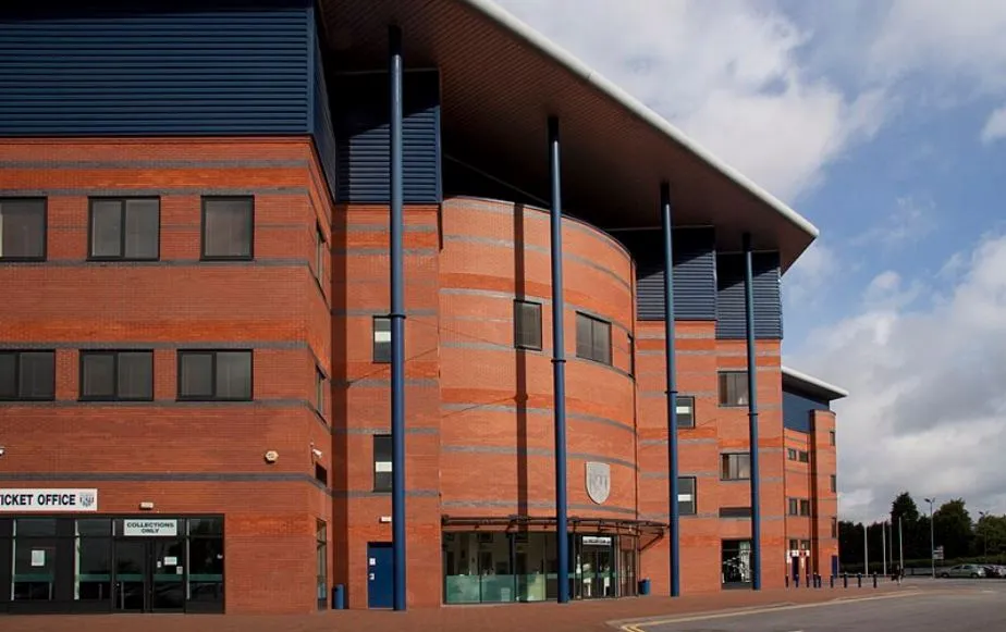 Lối vào chính của sân The Hawthorns, cổng chào đón người hâm mộ West Brom.
