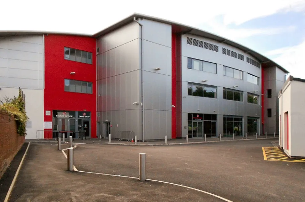 Lối vào chính của sân vận động Highbury Fleetwood Town
