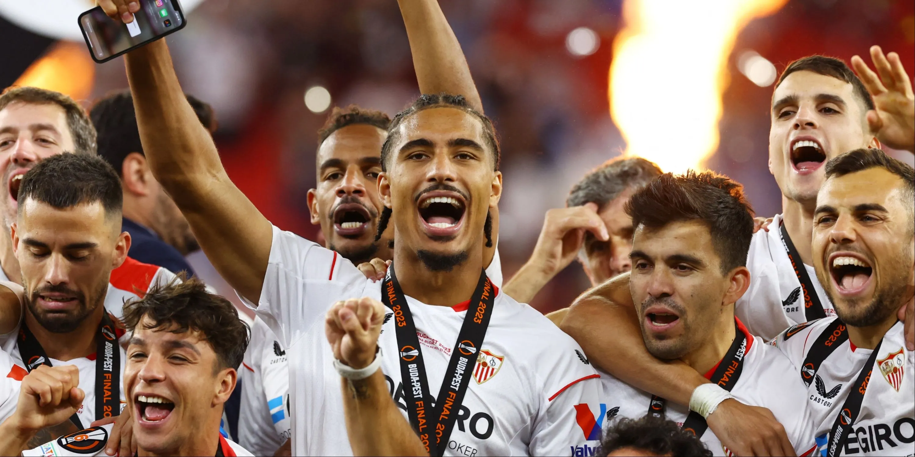 Loic Bade trung vệ Sevilla, mục tiêu chuyển nhượng của Sunderland