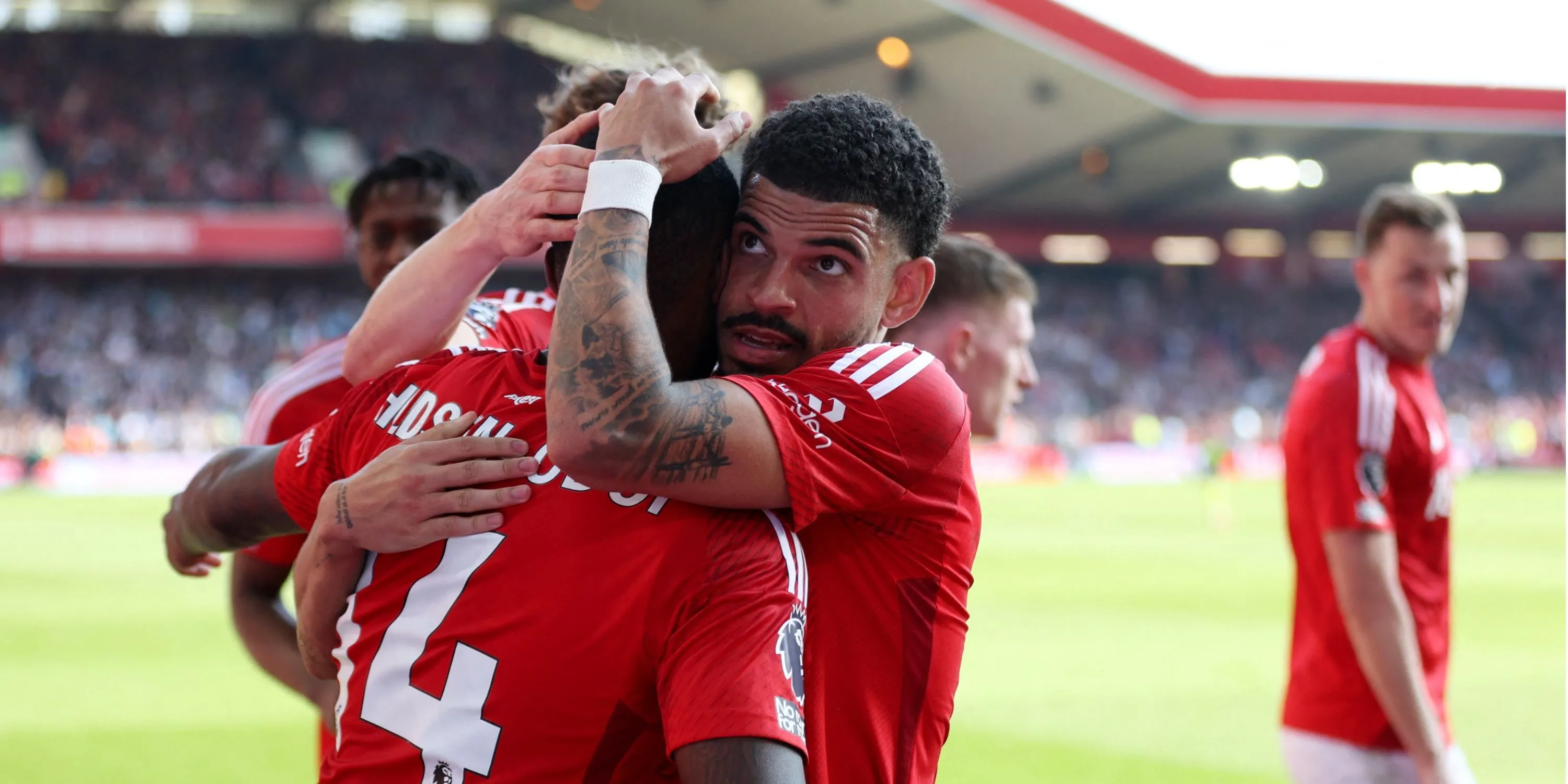 Morgan Gibbs-White và Callum Hudson-Odoi trong màu áo Nottingham Forest, hai cầu thủ tài năng.