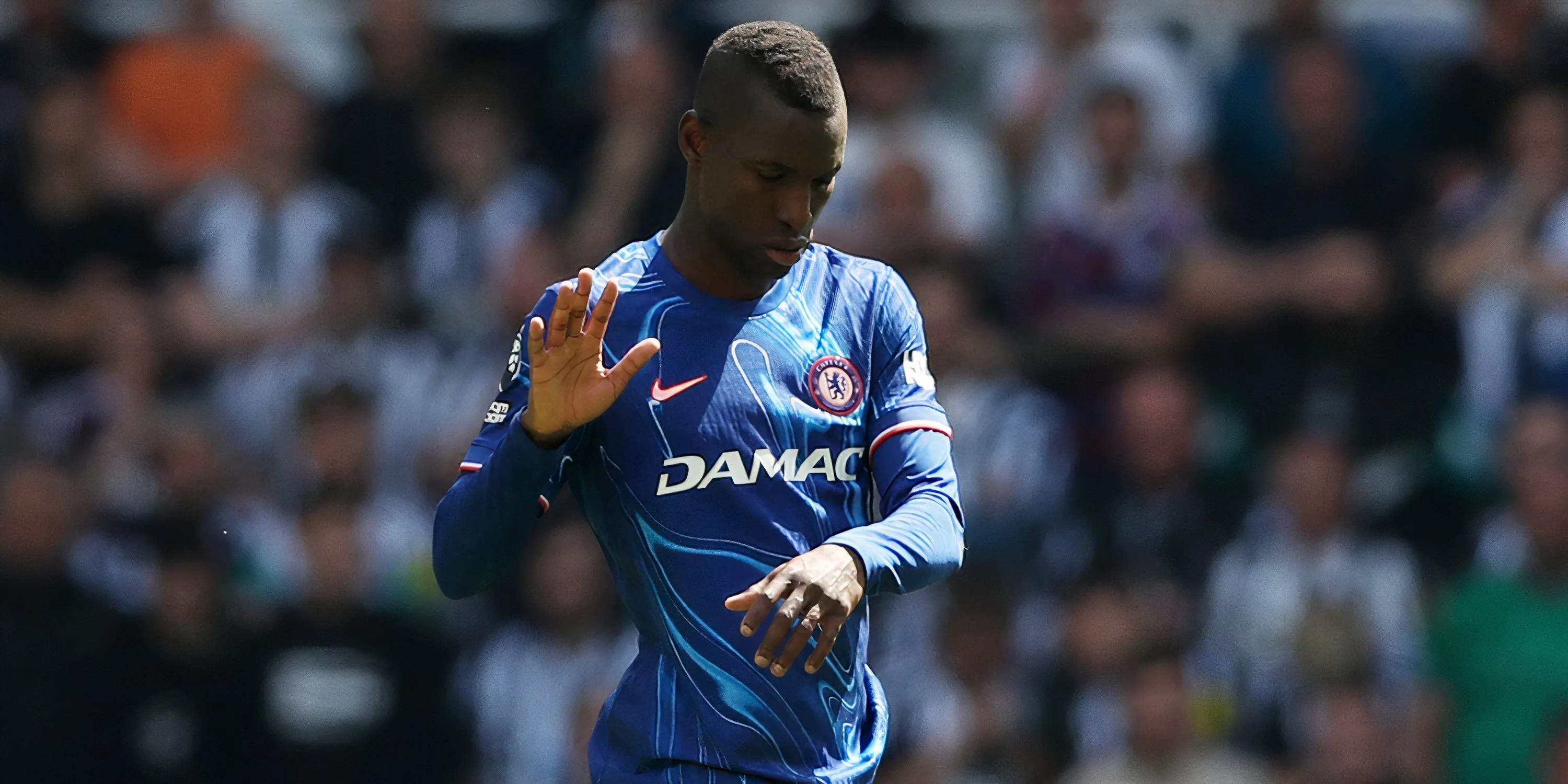 Nicolas Jackson, tiền đạo trẻ Chelsea, mục tiêu chuyển nhượng của Manchester United