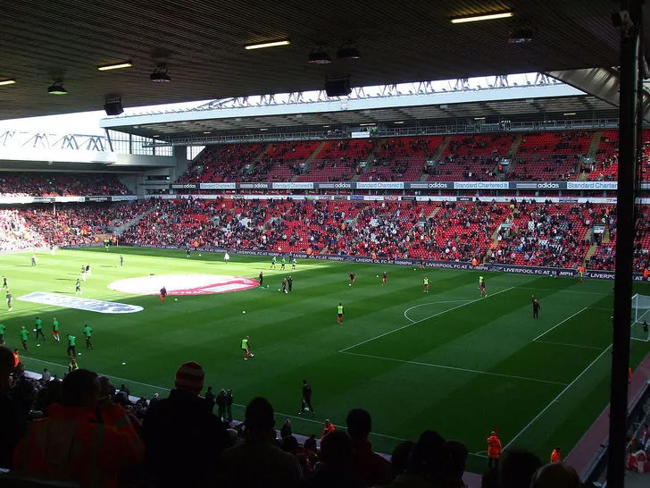 Nội thất bên trong sân Anfield, nơi diễn ra các trận cầu đỉnh cao của Liverpool
