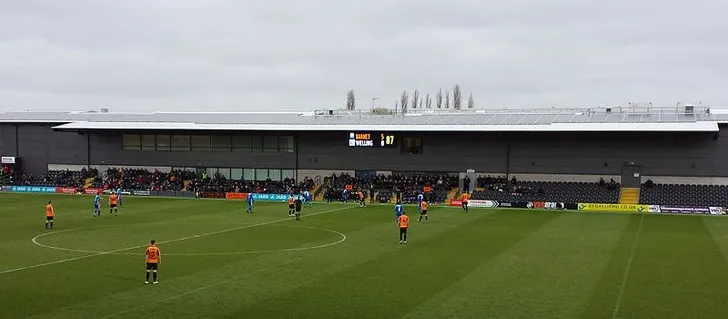 Pha ăn mừng của cầu thủ Barnet FC trong chiến thắng 5-0 trước Welling United tại The Hive