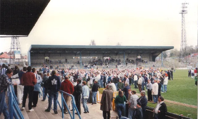 Sân Goldstone Ground, mái nhà cũ đầy hoài niệm của Brighton &amp; Hove Albion trước khi chuyển đến The Amex.