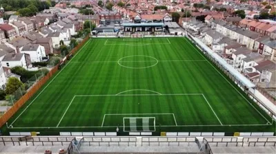 Sân Rossett Park nhìn từ trên cao, sân nhà của Marine AFC ở Crosby