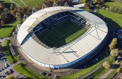 Sân vận động MKM nhìn từ trên cao, biểu tượng của thành phố Hull và CLB Hull City AFC.