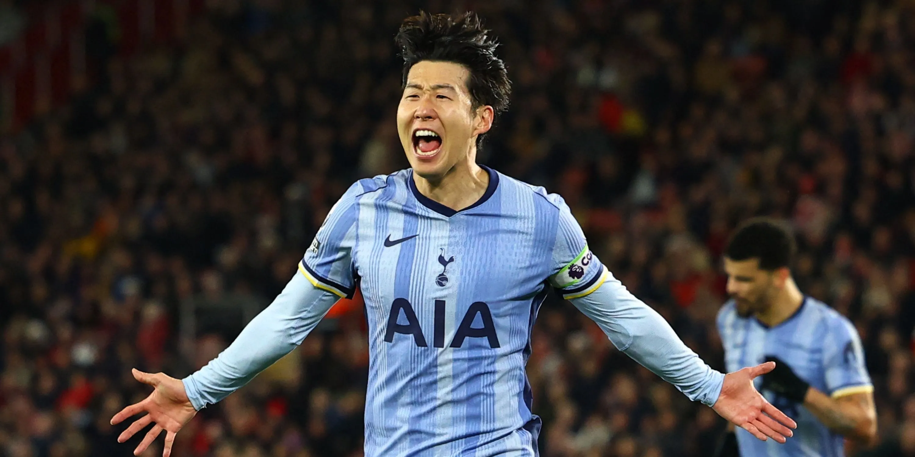 Son Heung-min trong màu áo Tottenham tại Premier League, đối diện khả năng ra đi.