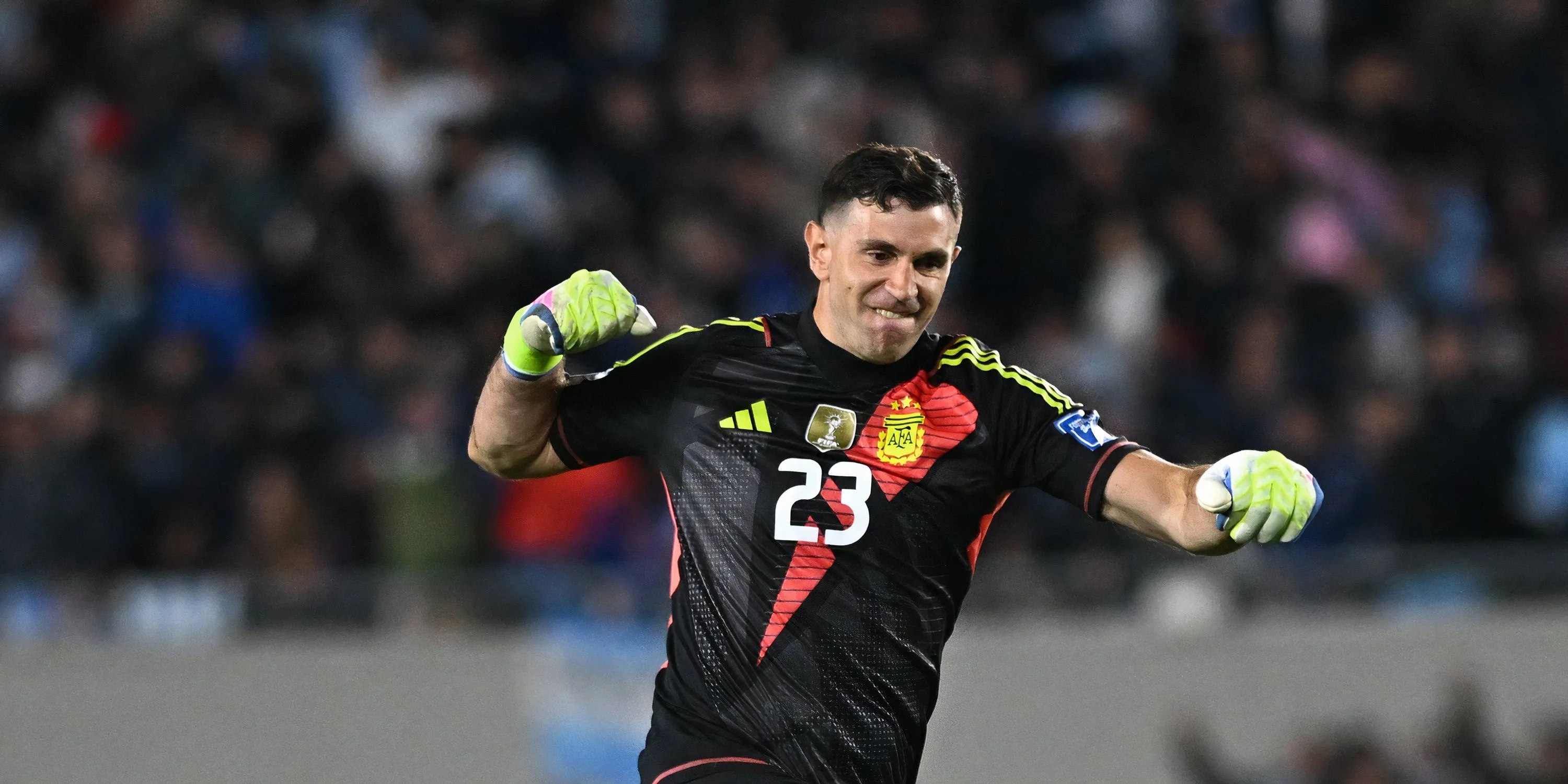 Thủ môn Emi Martinez trong màu áo Aston Villa