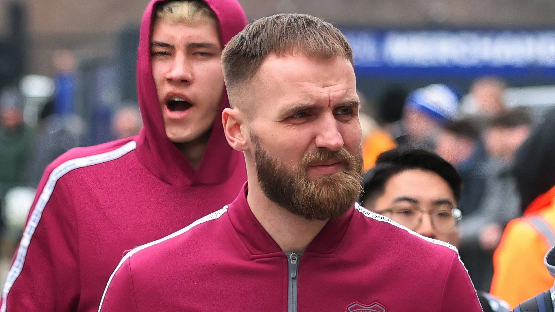 Thủ môn Jak Alnwick của Cardiff City trong trận đấu