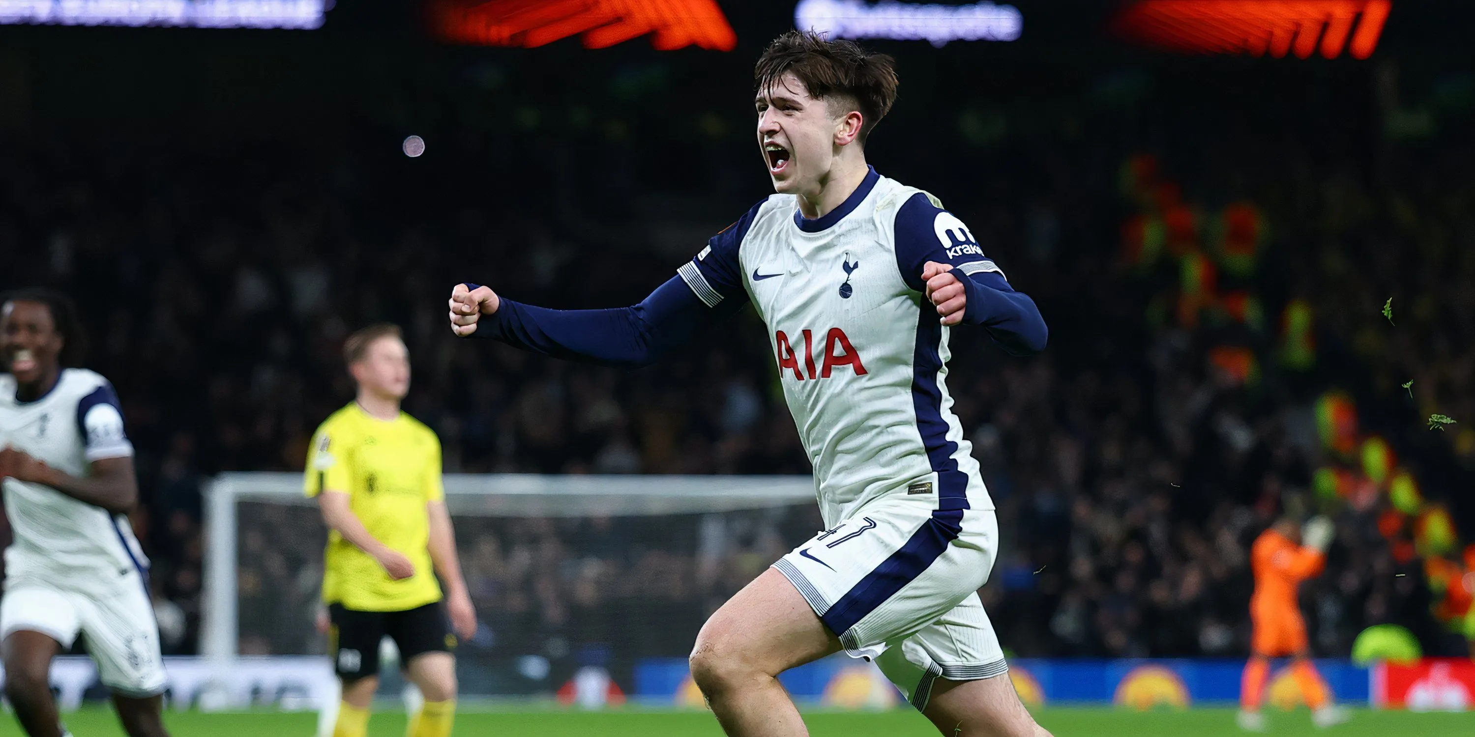 Tiền đạo trẻ Mikey Moore của Tottenham, mục tiêu cho mượn của West Brom