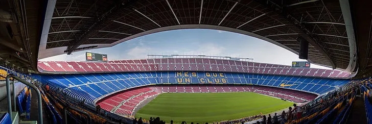Toàn cảnh sân vận động Camp Nou từ trên cao, biểu tượng của bóng đá Barcelona
