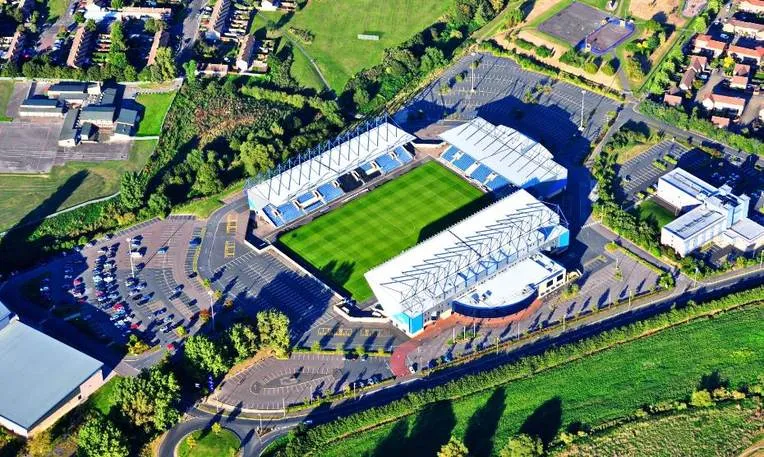 Toàn cảnh sân vận động Kassam của Oxford United nhìn từ trực thăng