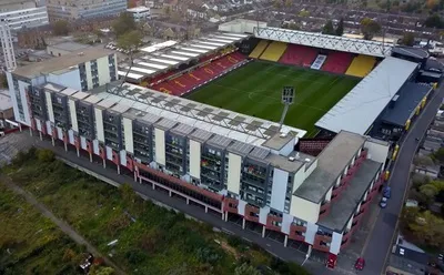 Toàn cảnh sân vận động Vicarage Road nhìn từ trên cao, biểu tượng lịch sử của Watford FC