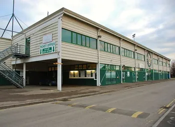 Tổng quan sân Huish Park từ trên cao, sân nhà của Yeovil Town FC