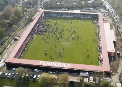 Tổng quan sân Peninsula (Moor Lane) của Salford City FC