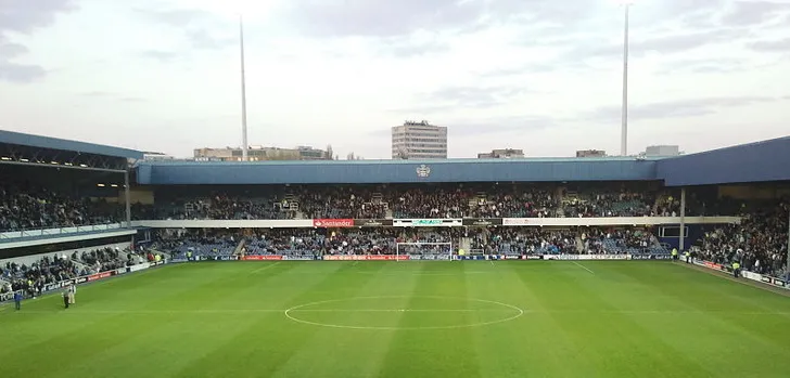 Tổng quan sân vận động Loftus Road dưới ánh nắng