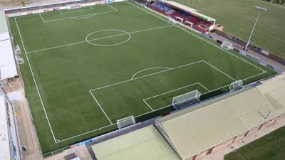 Tổng quan sân vận động Priory Lane ở Eastbourne, quê hương của Eastbourne Borough FC
