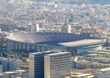Tổng quan toàn cảnh sân Camp Nou tráng lệ, biểu tượng của FC Barcelona