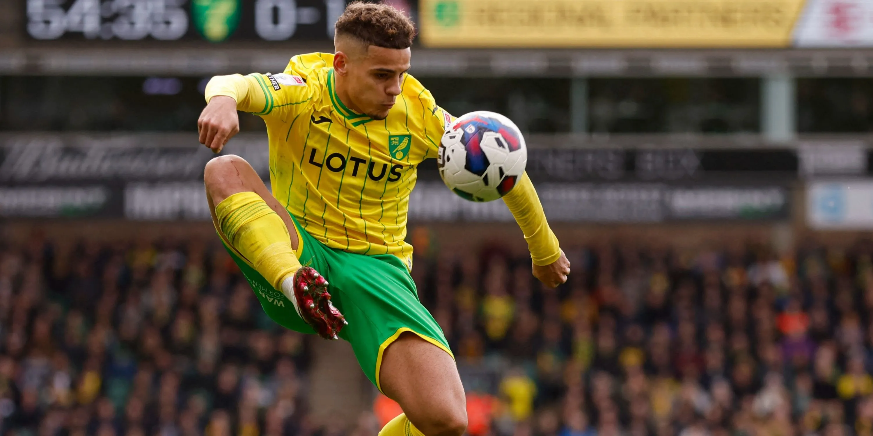 Max Aarons khi còn khoác áo Norwich City