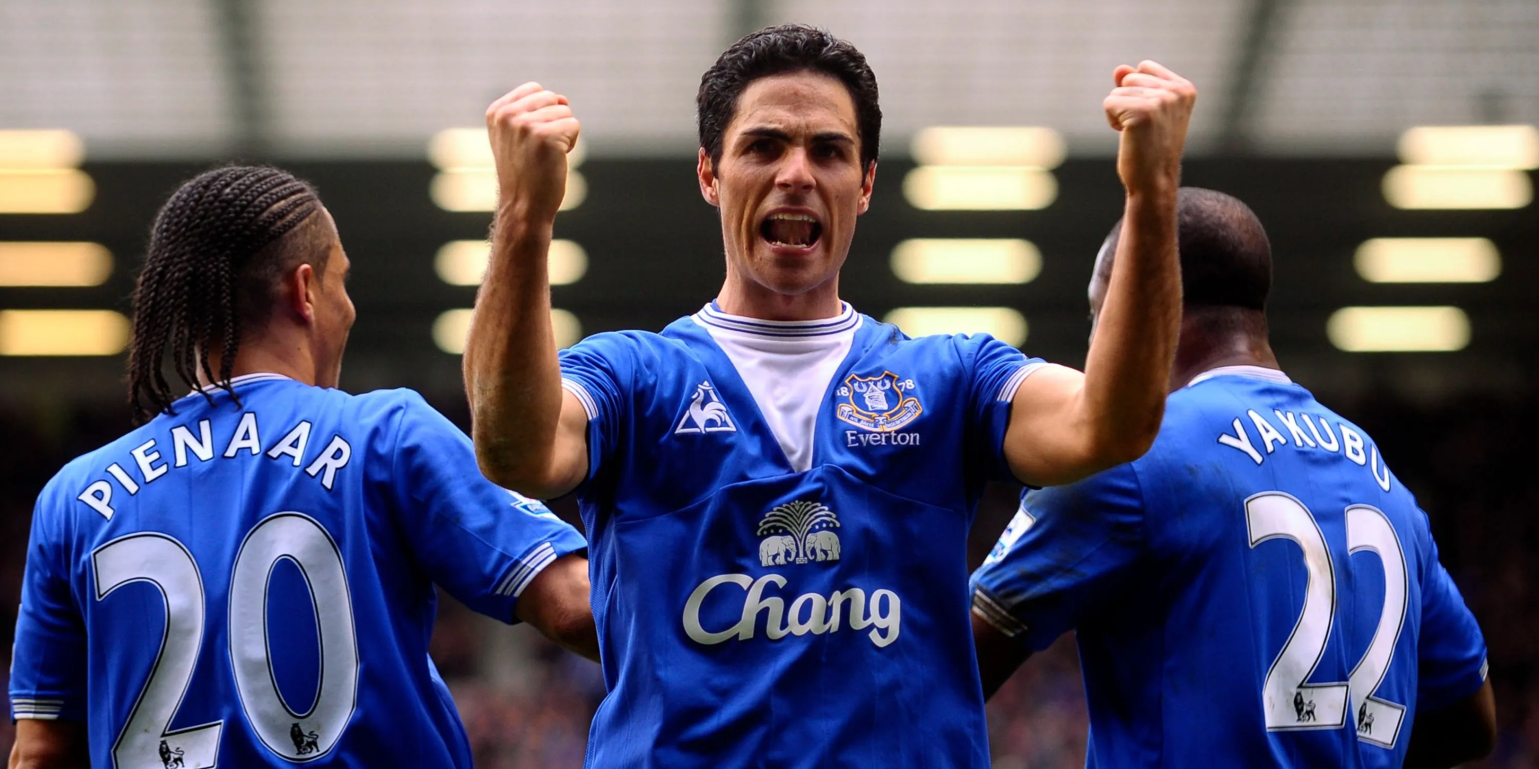 Mikel Arteta thi đấu với phong thái điềm tĩnh, điều tiết nhịp độ trận đấu cho Everton