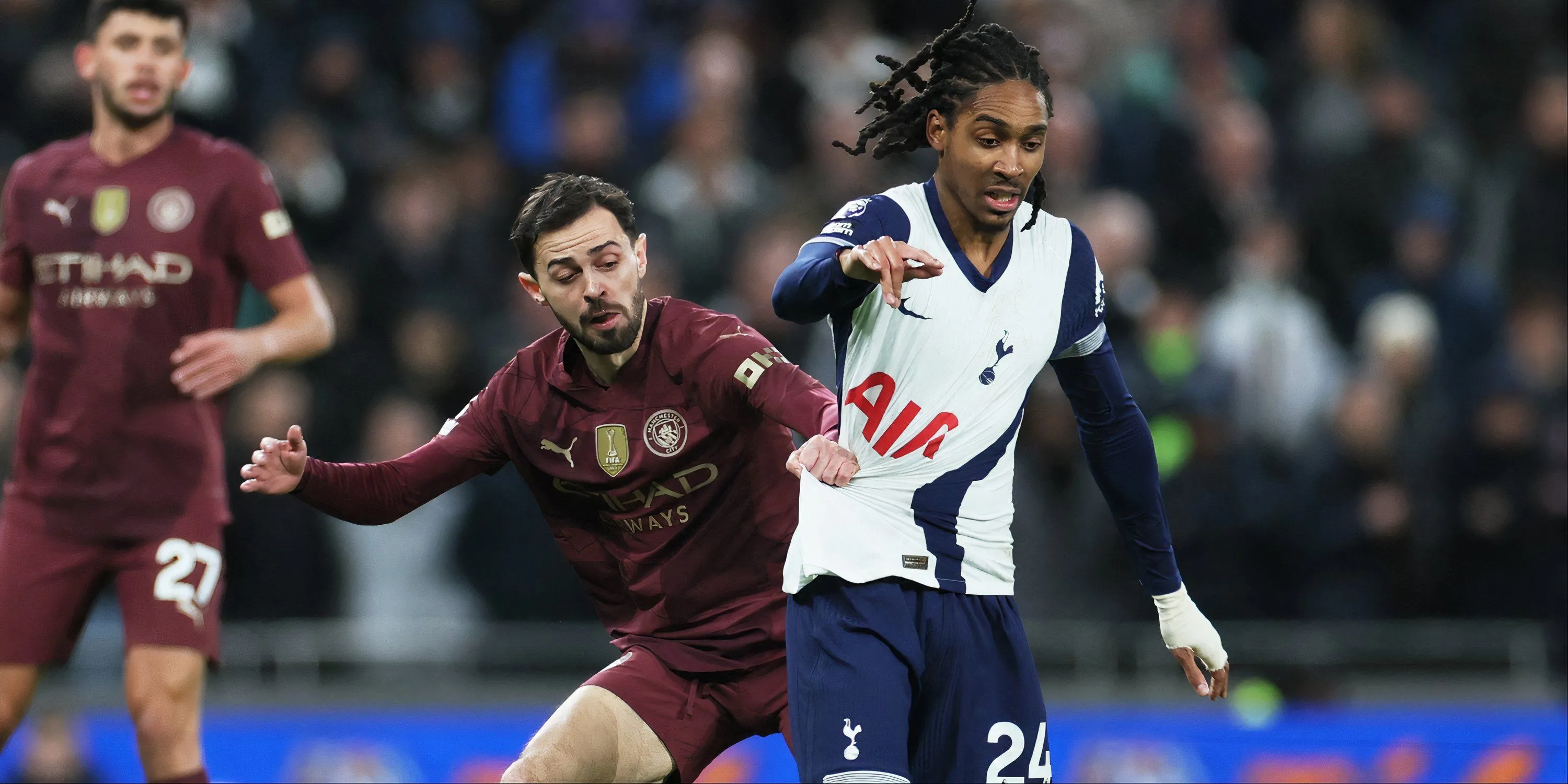 Djed Spence trong màu áo Tottenham