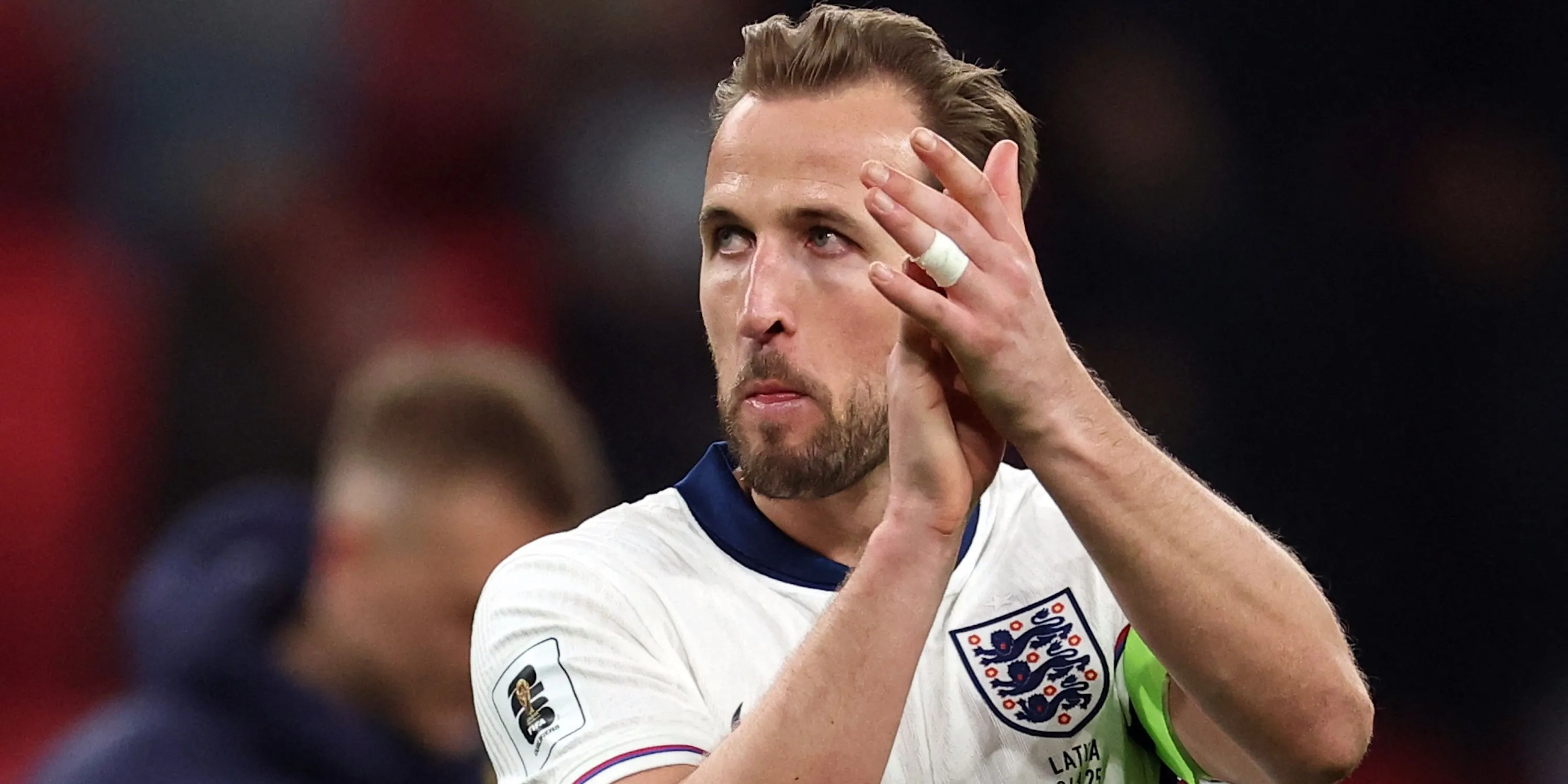 Harry Kane của đội tuyển Anh ăn mừng sau trận đấu